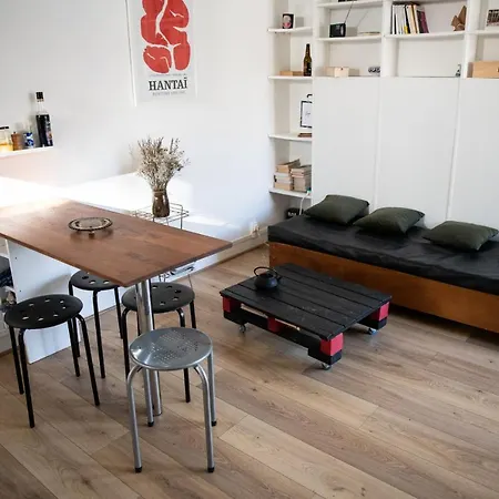 Hostnfly - Beautiful Bright In Belleville Apartment Paris